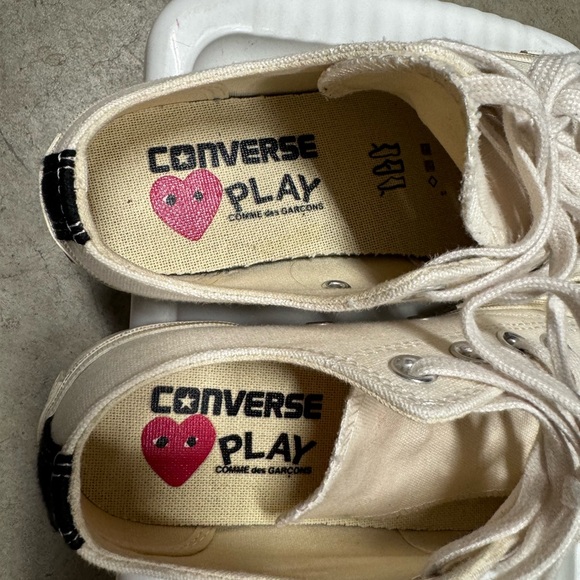 Shoes - Picture 6 of 7